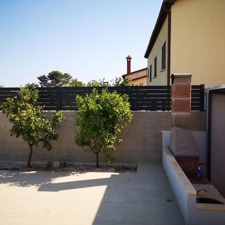 Flora Relax House, Free Parking Villa Peroj Exterior photo